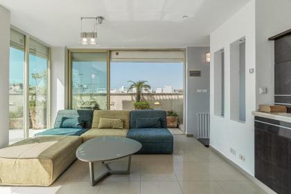 Penthouse 3BR in Ben Yehuda By Holiday Rentals - image 8