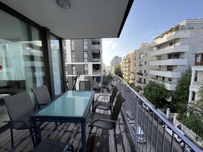 Geula 3 Bedrooms Apartment - image 16