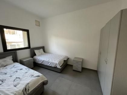 Geula 3 Bedrooms Apartment - image 18