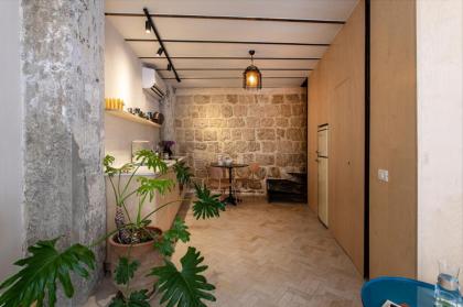 Vintage Eclectic Loft in Old Jaffa by Sea N' Rent - image 19