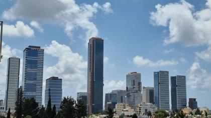 New Stylish Apartment with Balcony Close to Tel Aviv - image 17