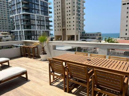 Beach Rooftop Apartment Tel Aviv 