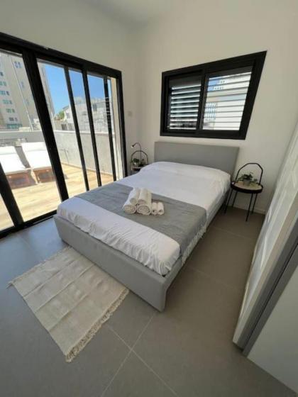 Beach Rooftop Apartment - image 3