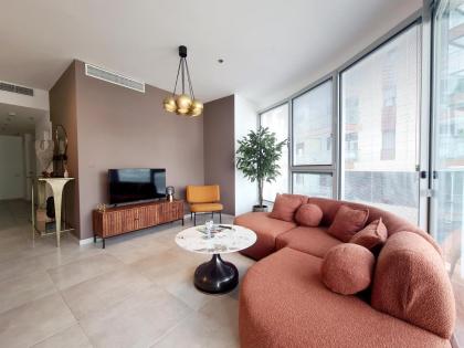 Gindi Tower Apartment - By Beach Apartments TLV - image 18