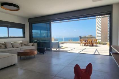 Penthouse Sea View in Ben Yehuda by HolyGuest - image 2