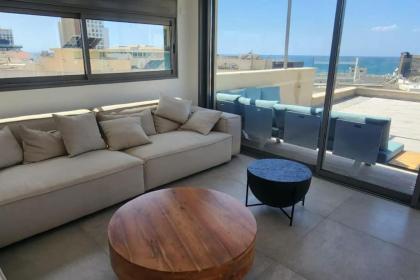 Penthouse Sea View in Ben Yehuda by HolyGuest - image 4