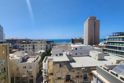 Penthouse Sea View in Ben Yehuda by HolyGuest - image 8