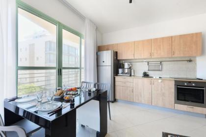 Elegant Sea-View Apartment with Mamad in the Heart of Tel Aviv by Sea N' Rent - image 10