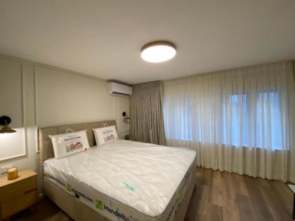 Remarkable 2-Bed Apartment in Tel Aviv-Yafo - image 15