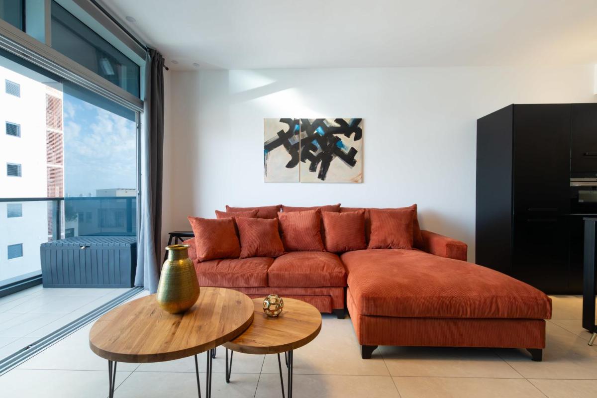 Buzzing Florentin new 1BR By Holiday Rentals - main image