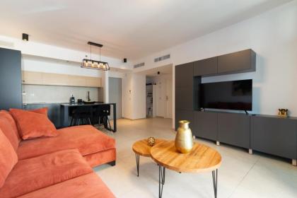 Buzzing Florentin new 1BR By Holiday Rentals - image 3